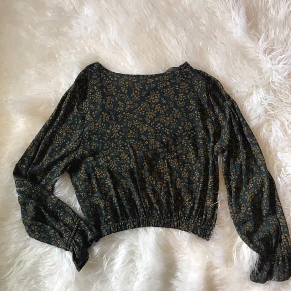 Forest green crop top🌲 - Picture 4 of 4